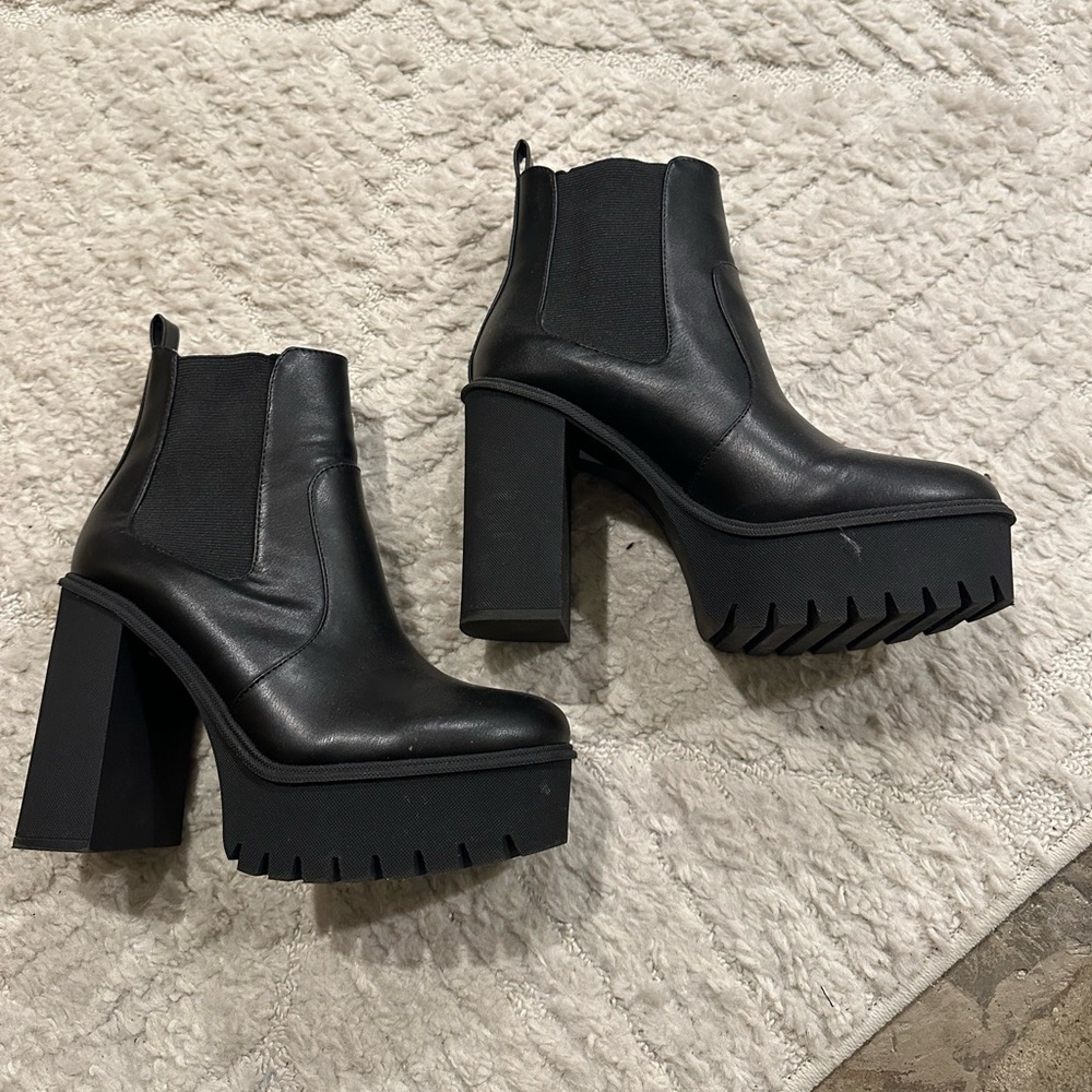 Steve Madden Black Platform Booties